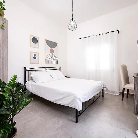 Coastal Elegance 1-min To The