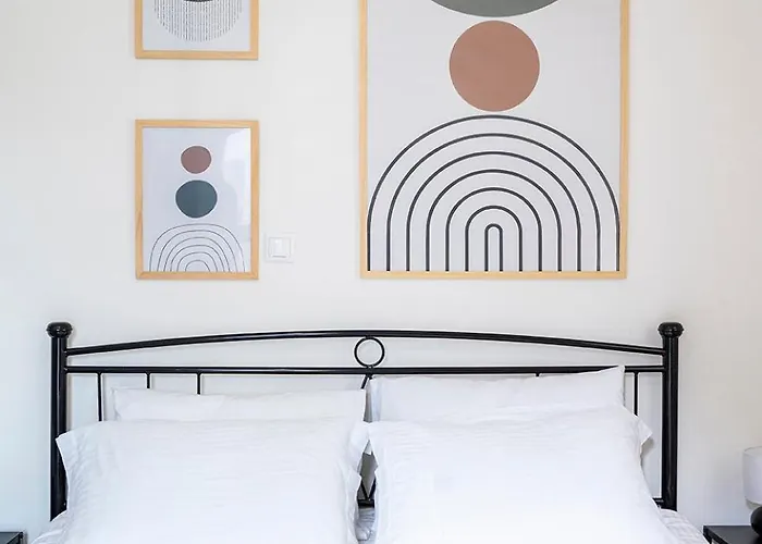 Coastal Elegance 1-min To The * Ampavris