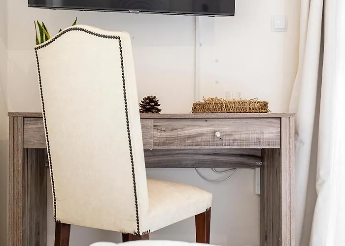 Coastal Elegance 1-min To The *