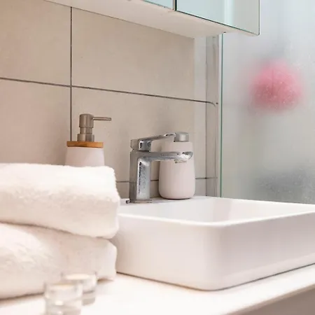 Coastal Elegance 1-min To The 公寓