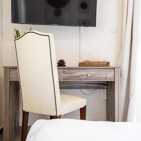 Coastal Elegance 1-min To The *