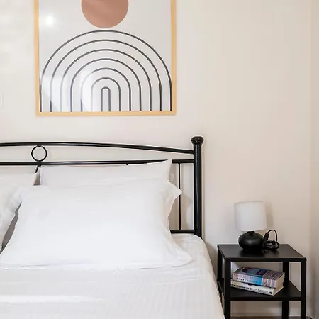 Apartment Coastal Elegance 1-min To The Ampavris