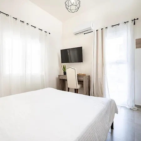 Coastal Elegance 1-min To The Apartment *